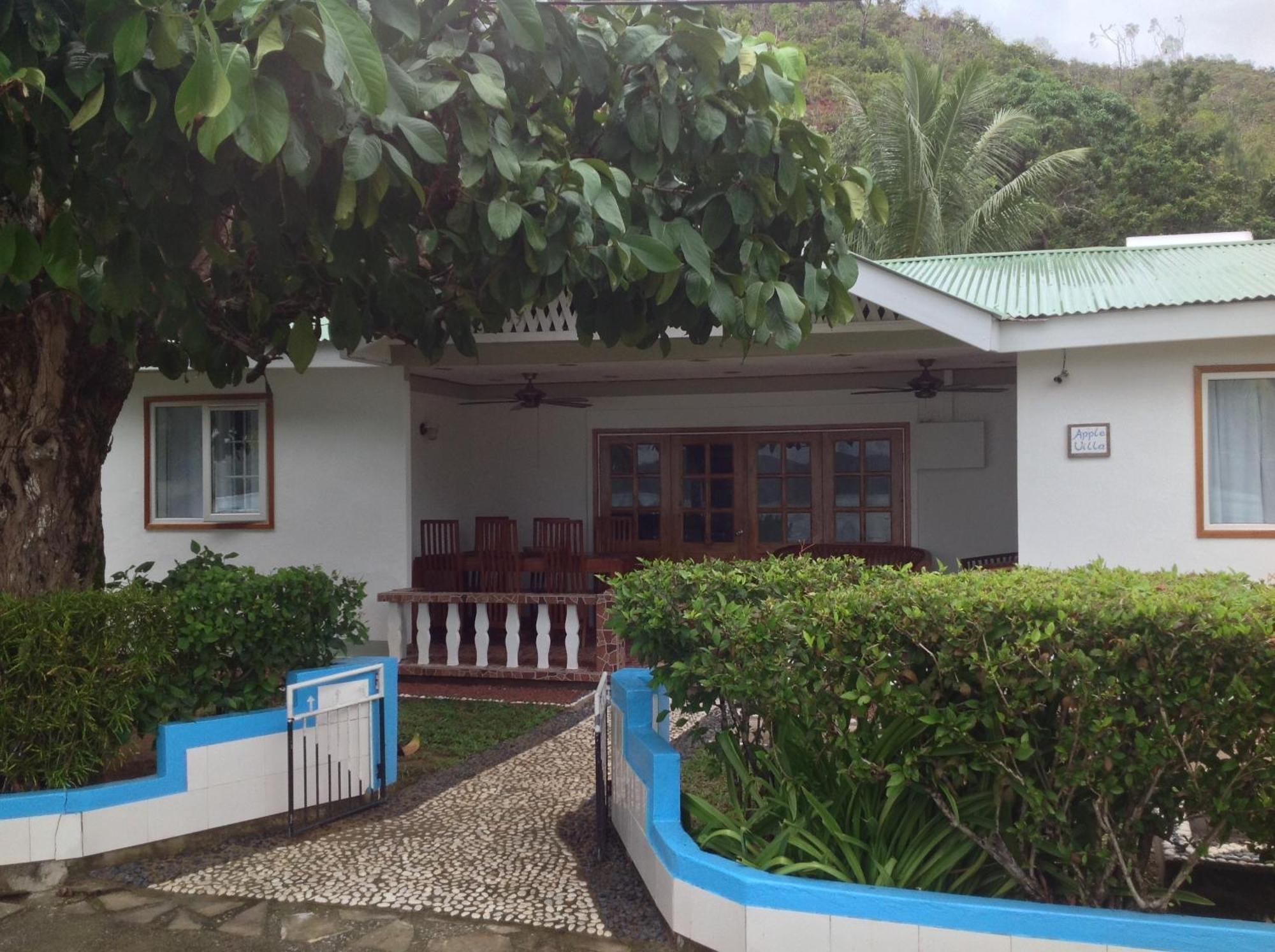 Sea View Lodge Baie Sainte Anne Bagian luar foto
