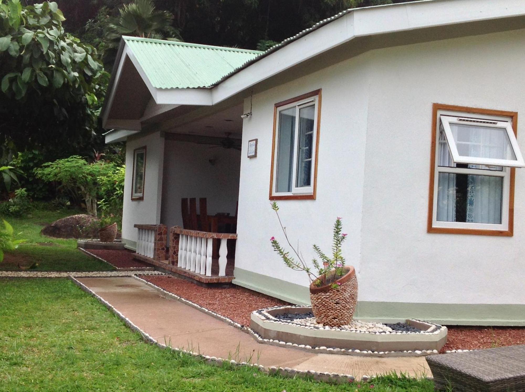 Sea View Lodge Baie Sainte Anne Ruang foto