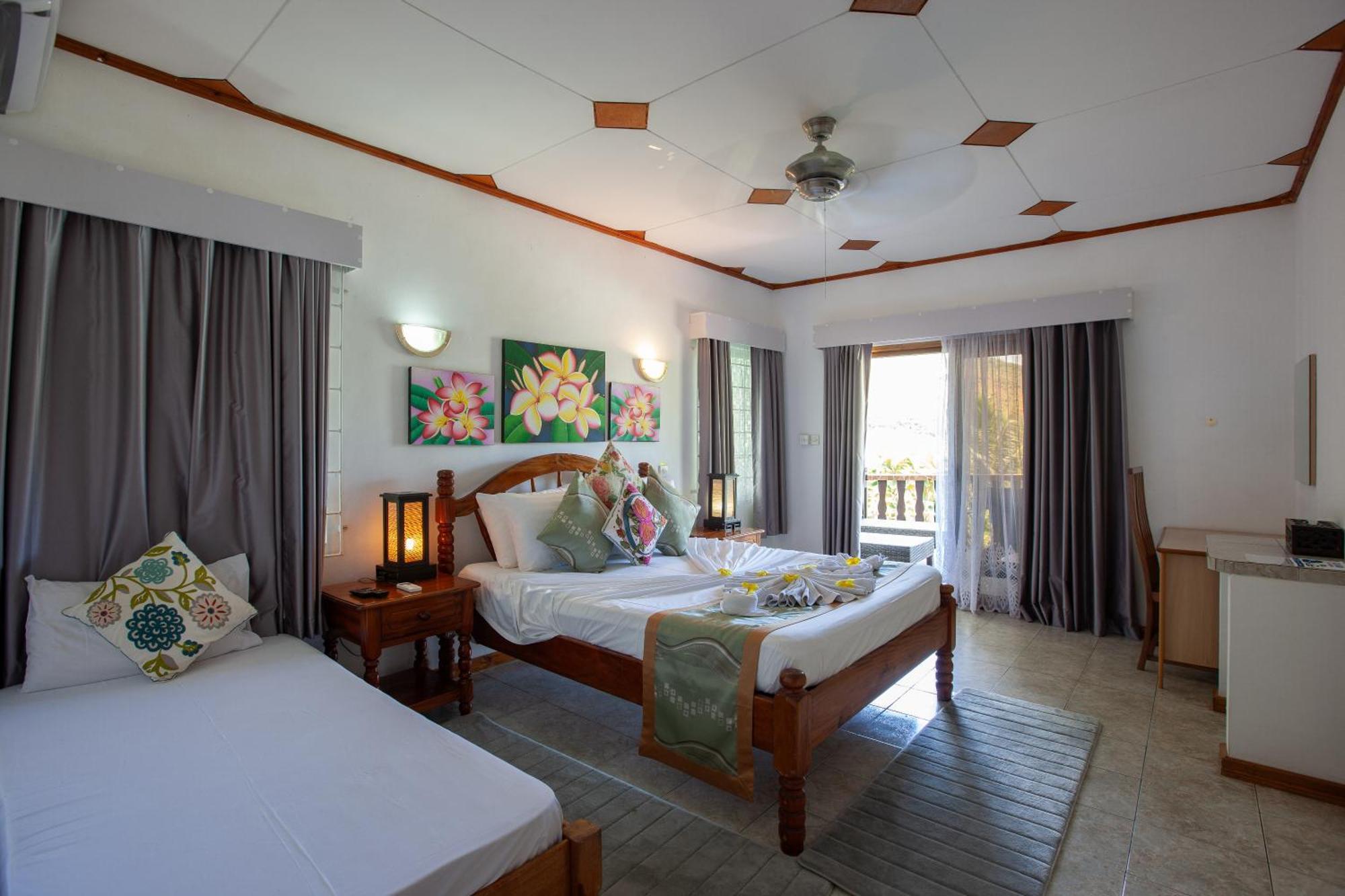 Sea View Lodge Baie Sainte Anne Bagian luar foto