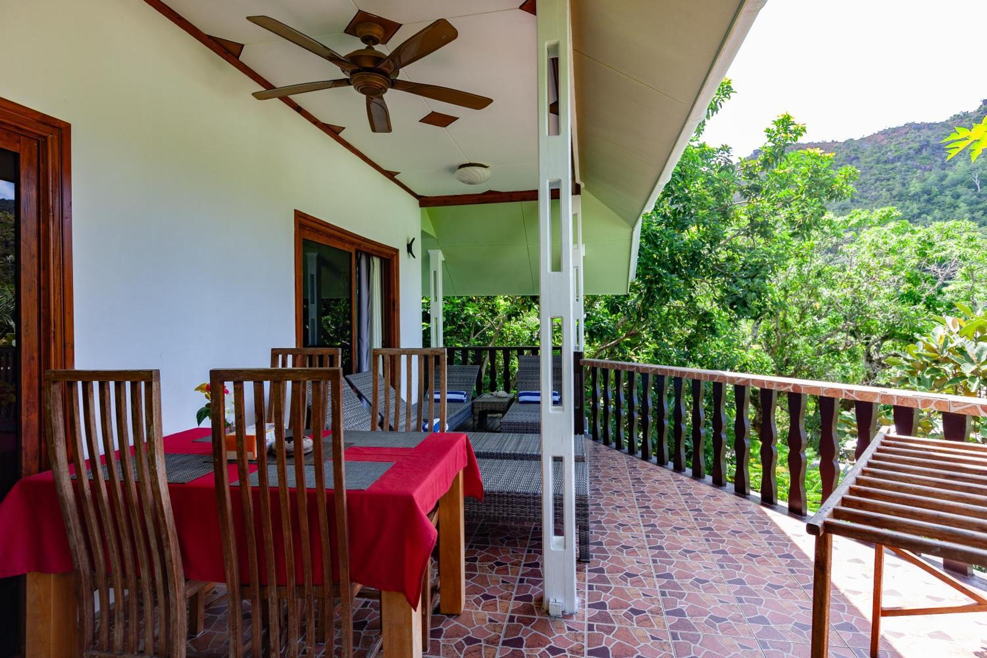 Sea View Lodge Baie Sainte Anne Bagian luar foto