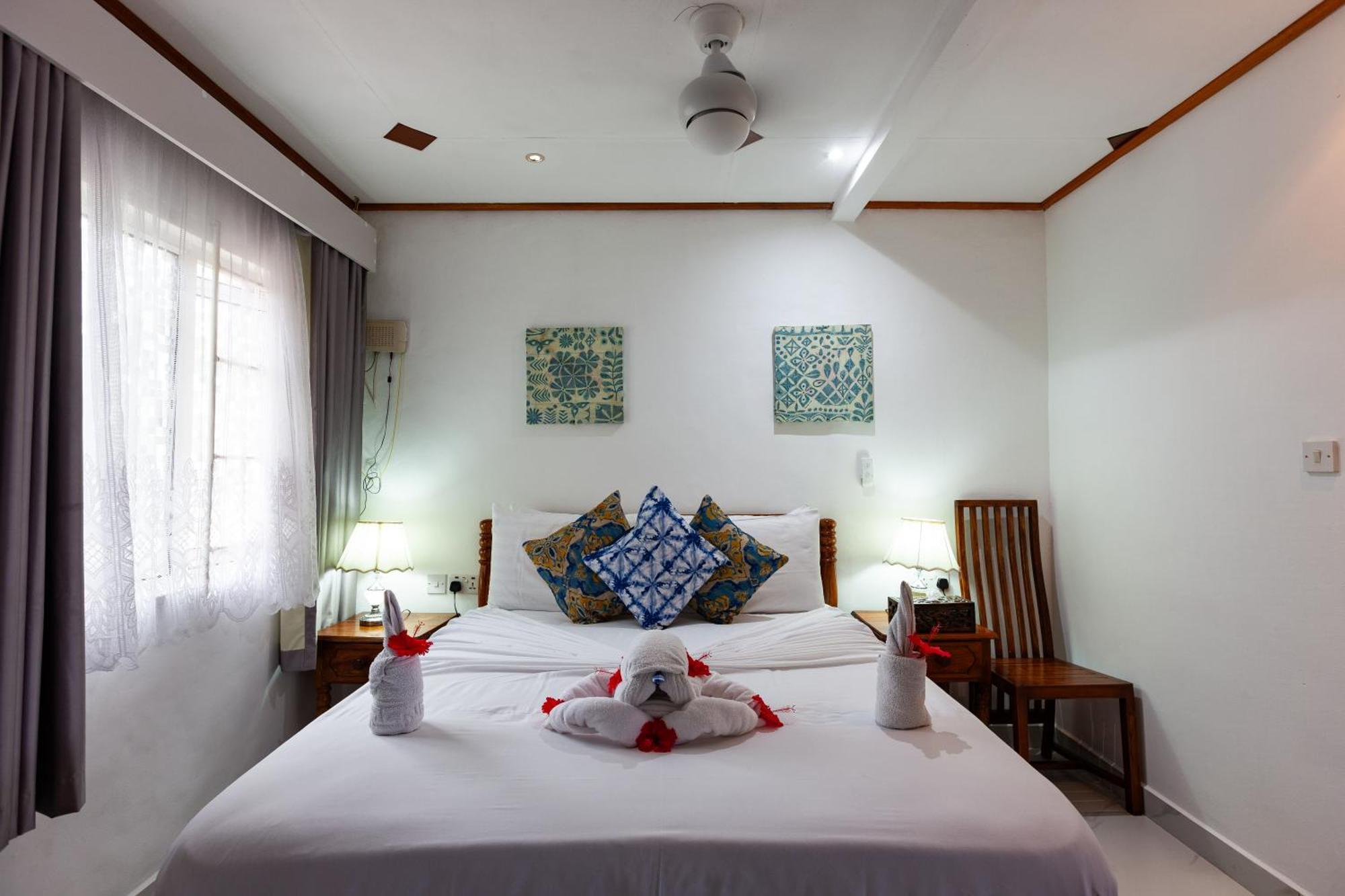 Sea View Lodge Baie Sainte Anne Bagian luar foto