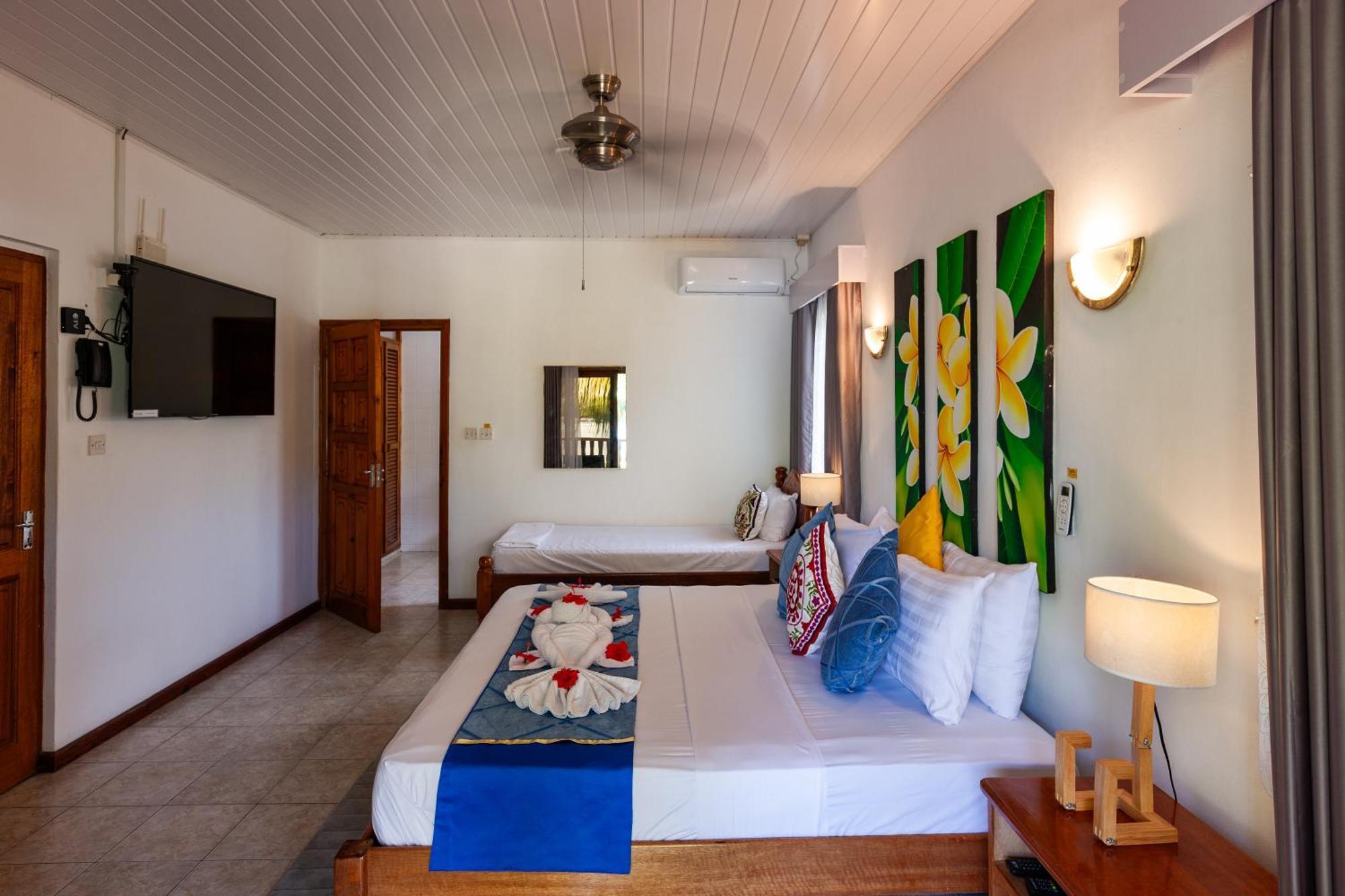 Sea View Lodge Baie Sainte Anne Bagian luar foto