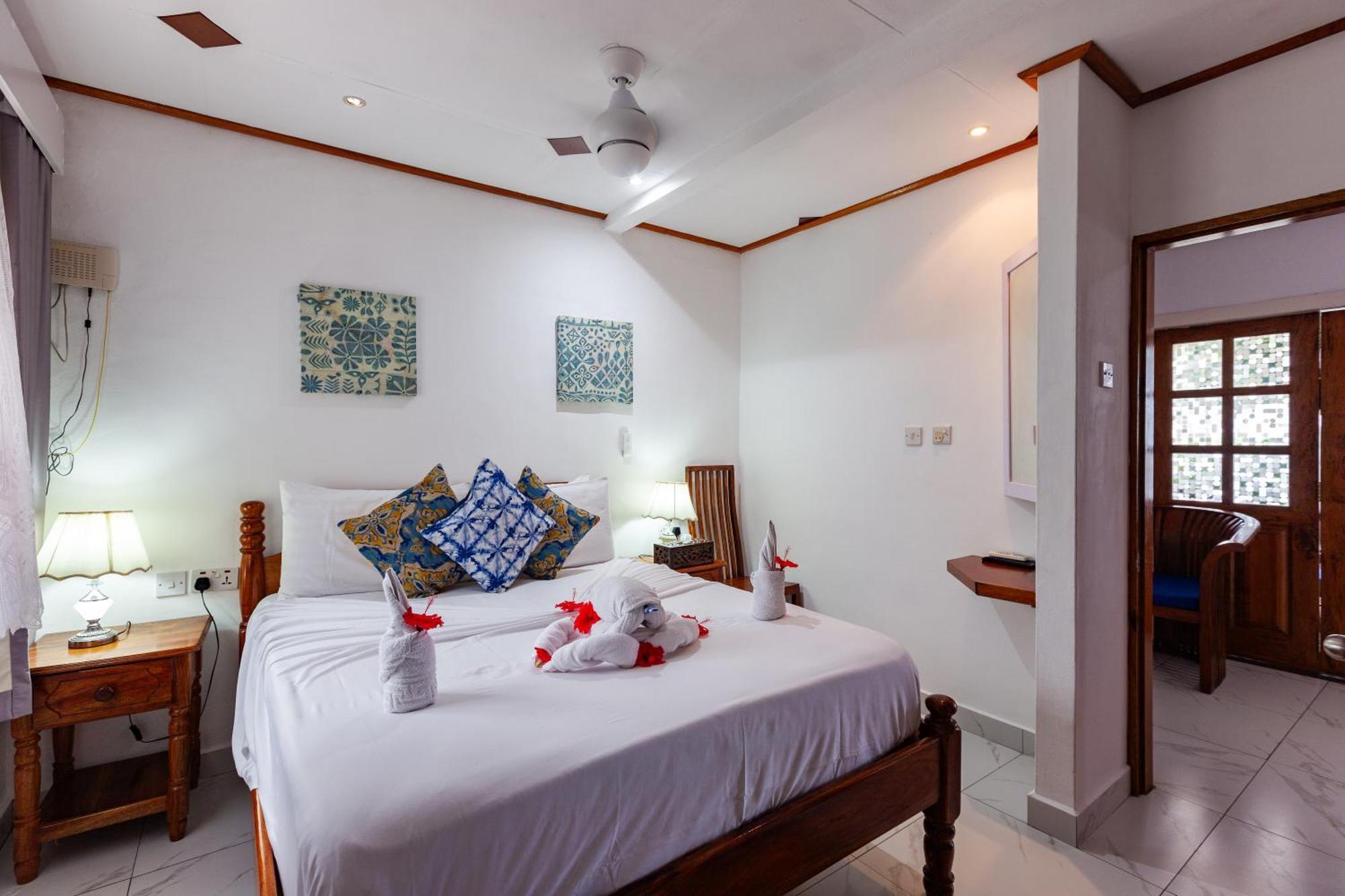 Sea View Lodge Baie Sainte Anne Bagian luar foto