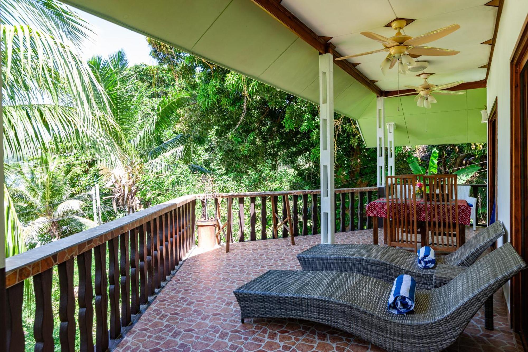 Sea View Lodge Baie Sainte Anne Bagian luar foto