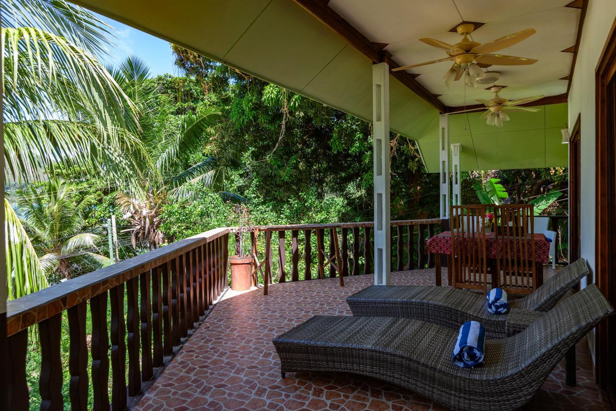 Sea View Lodge Baie Sainte Anne Bagian luar foto