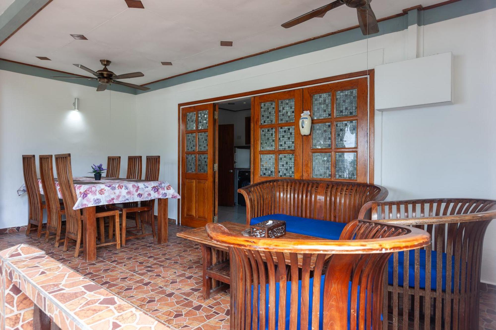 Sea View Lodge Baie Sainte Anne Bagian luar foto