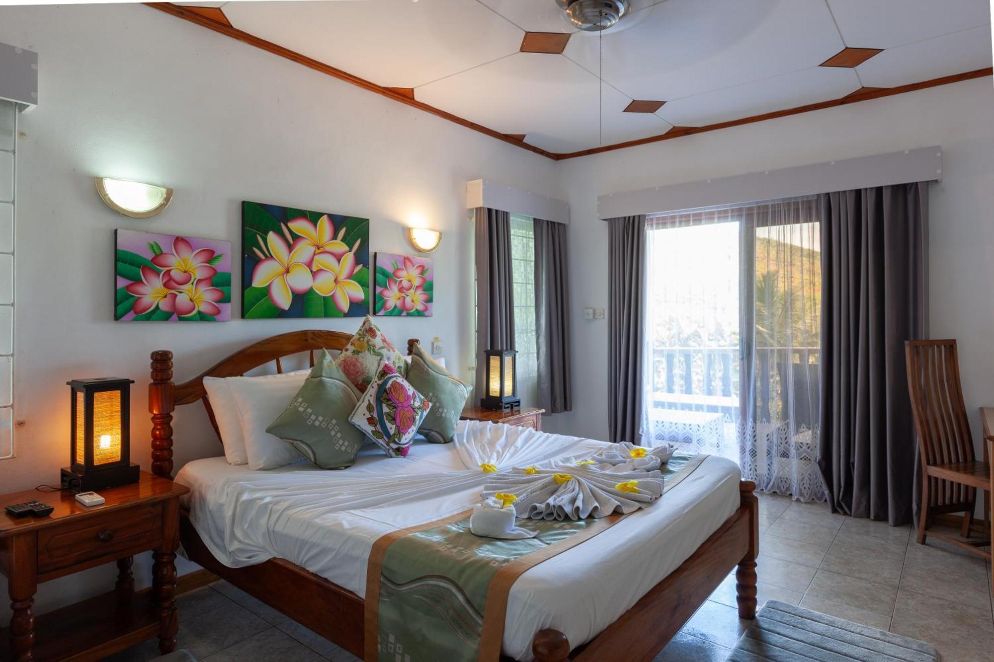 Sea View Lodge Baie Sainte Anne Bagian luar foto