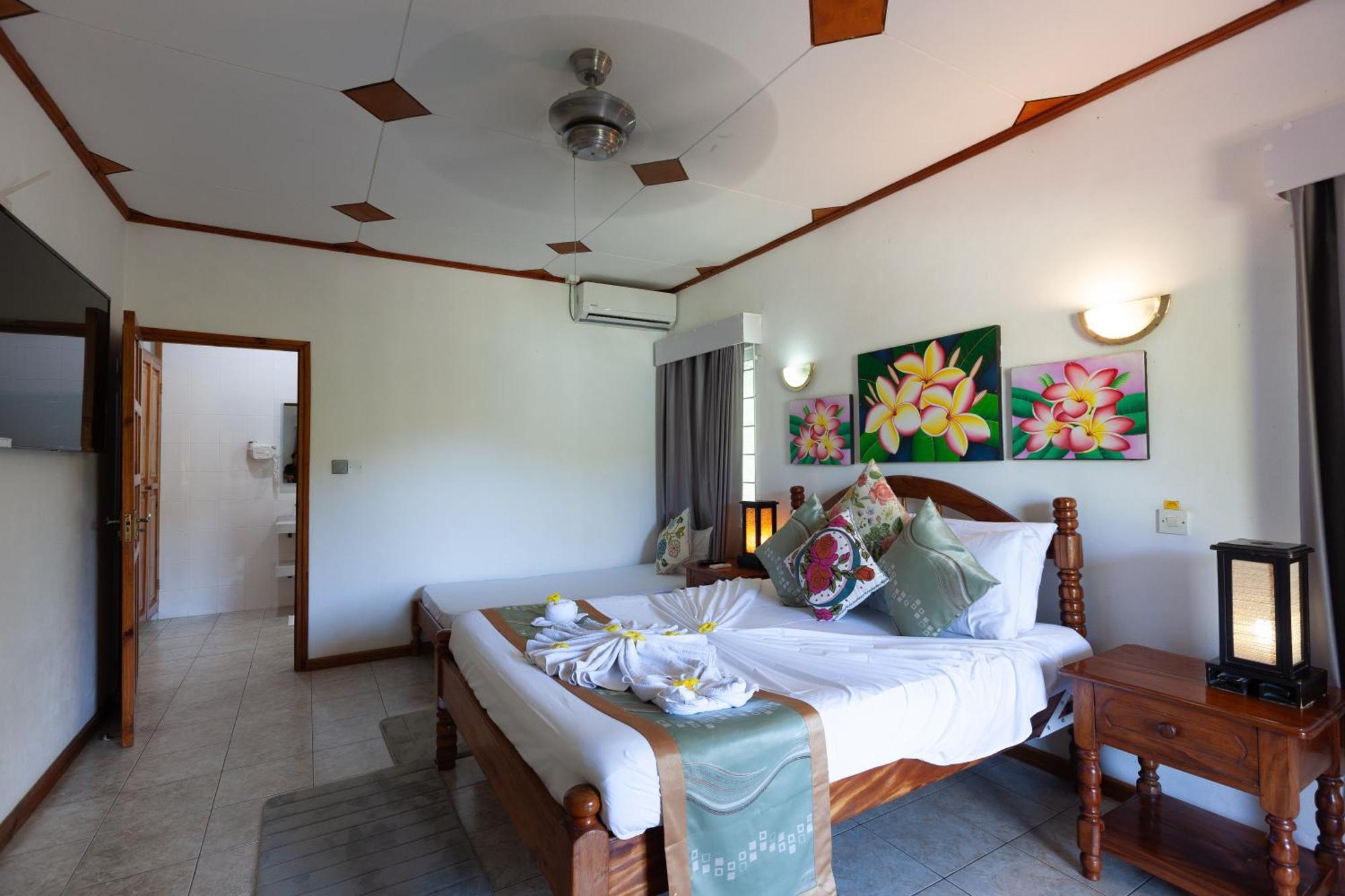 Sea View Lodge Baie Sainte Anne Bagian luar foto