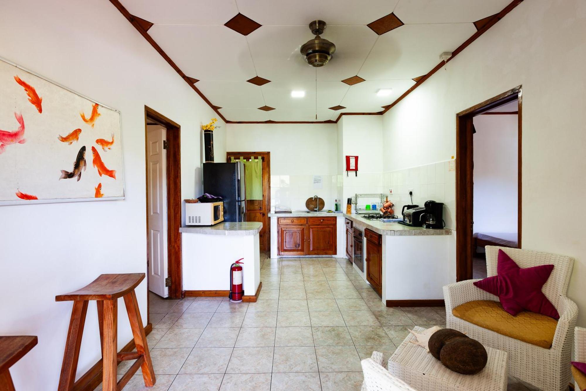 Sea View Lodge Baie Sainte Anne Bagian luar foto
