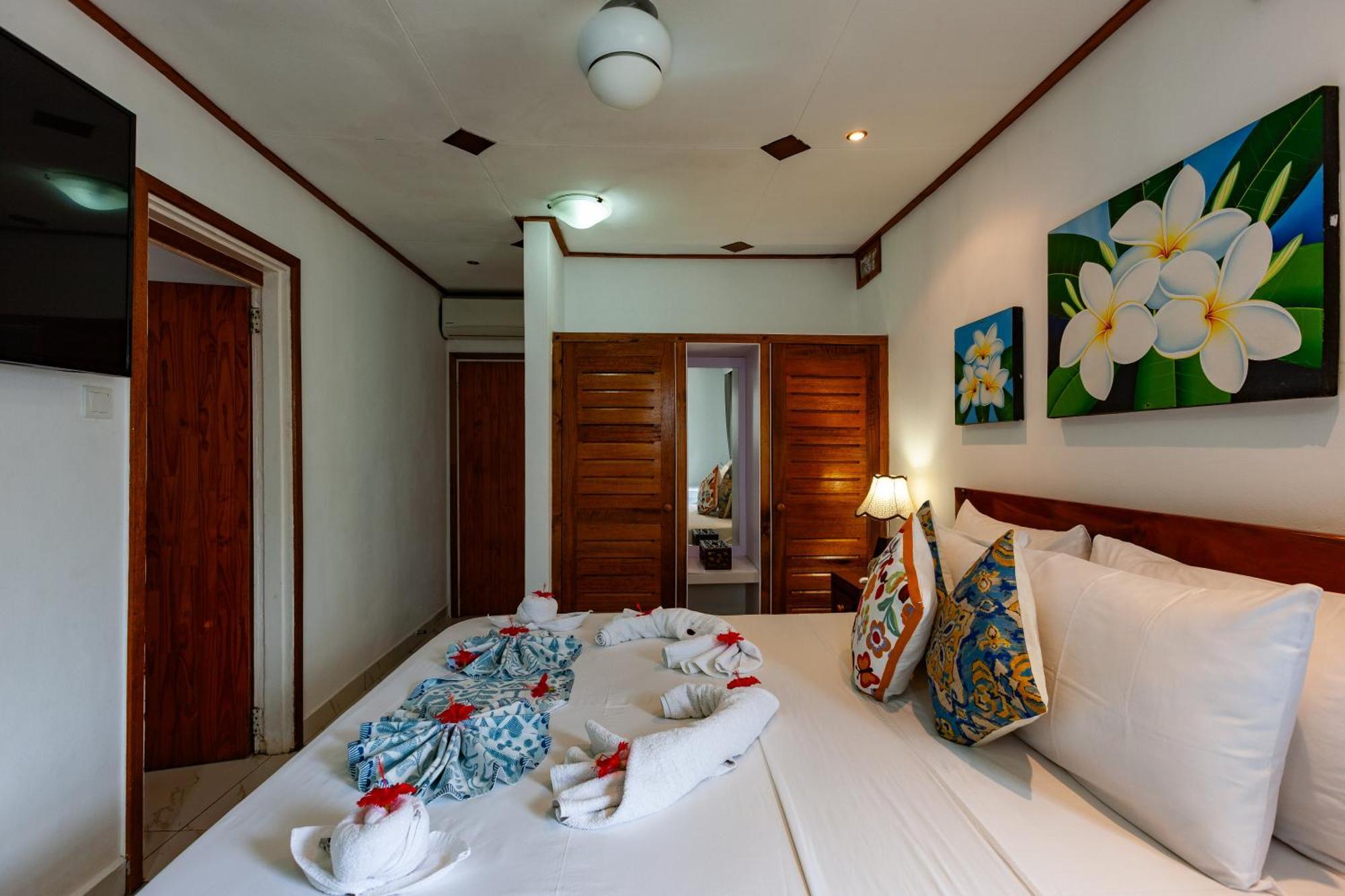 Sea View Lodge Baie Sainte Anne Bagian luar foto