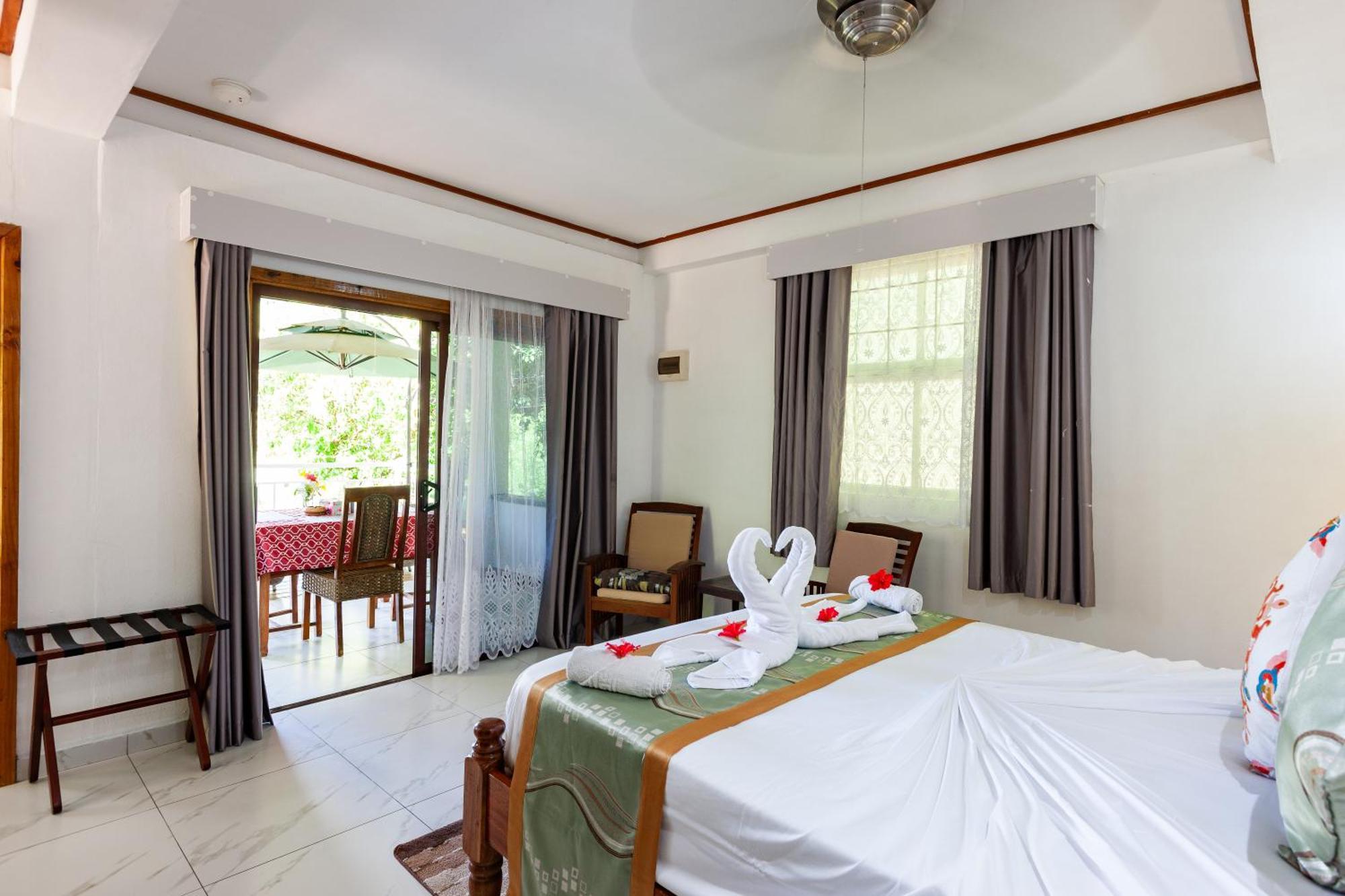 Sea View Lodge Baie Sainte Anne Bagian luar foto