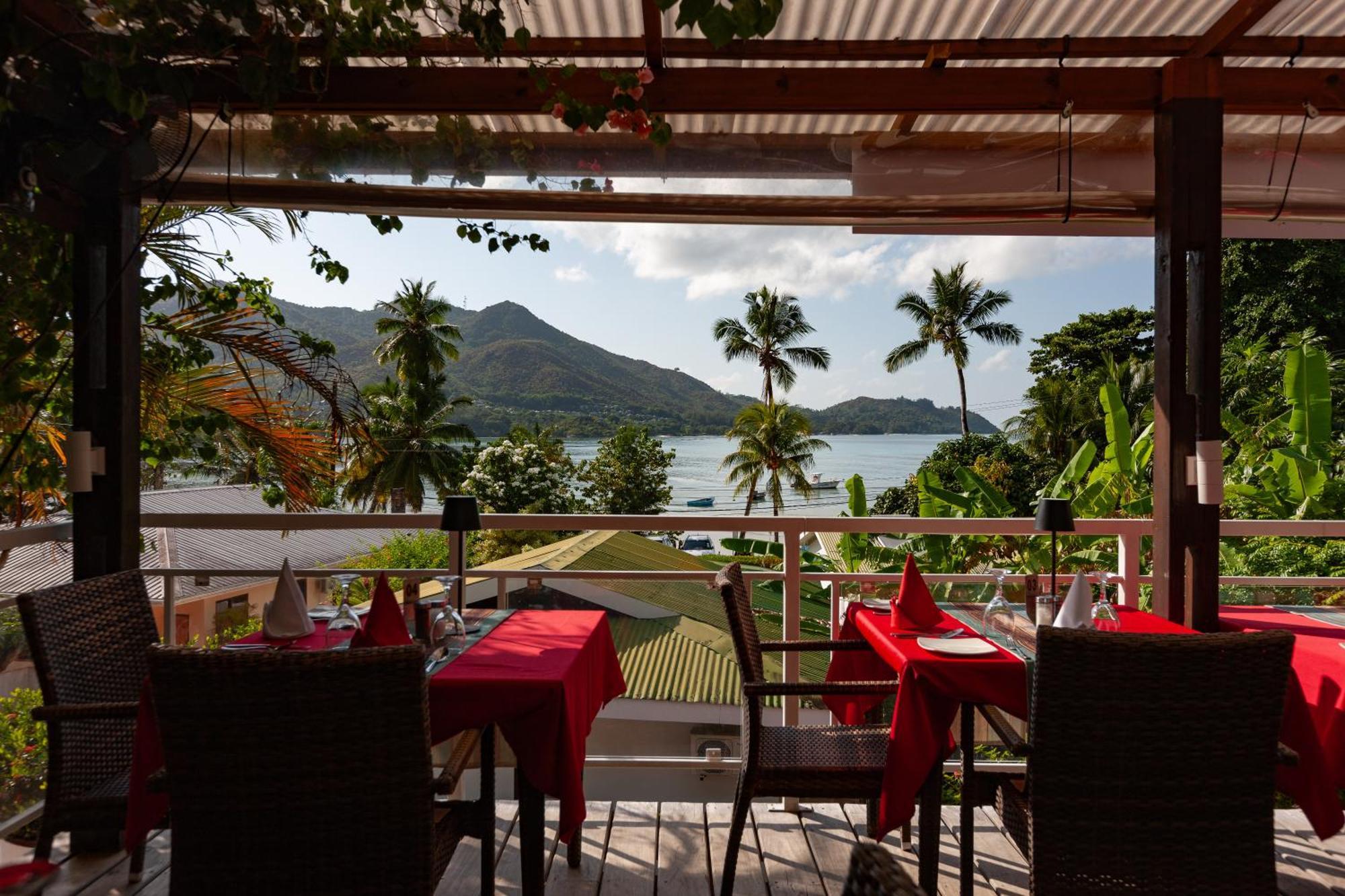 Sea View Lodge Baie Sainte Anne Bagian luar foto