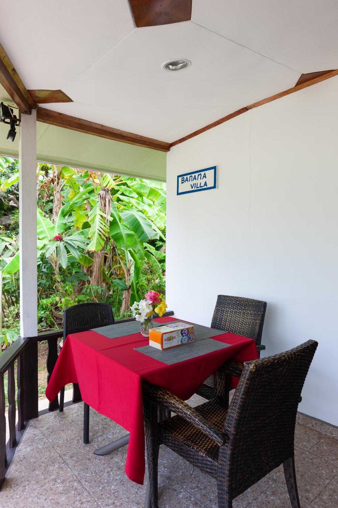 Sea View Lodge Baie Sainte Anne Bagian luar foto