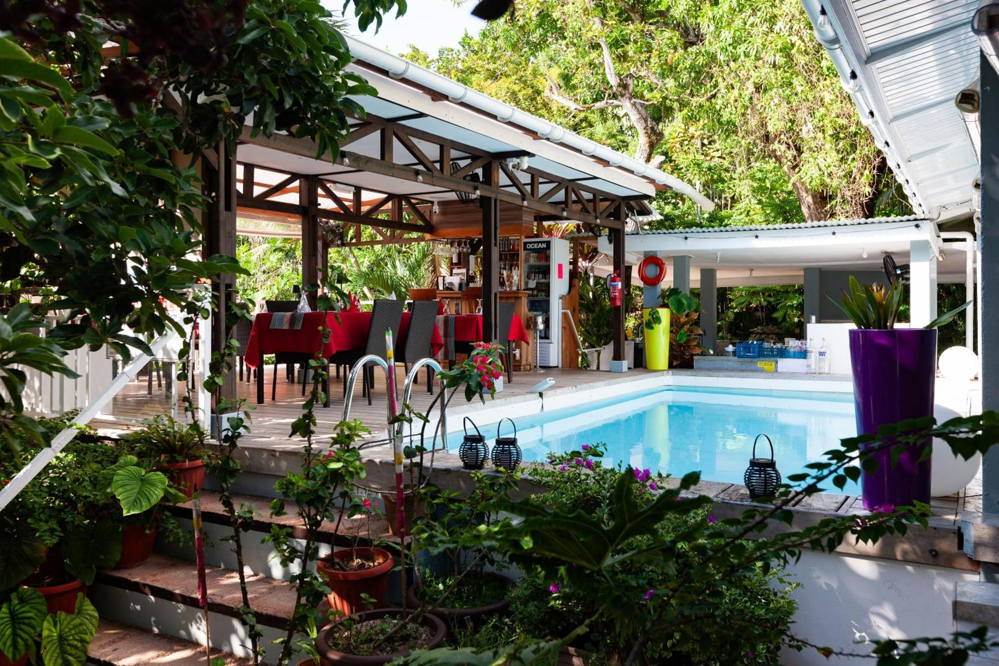 Sea View Lodge Baie Sainte Anne Bagian luar foto